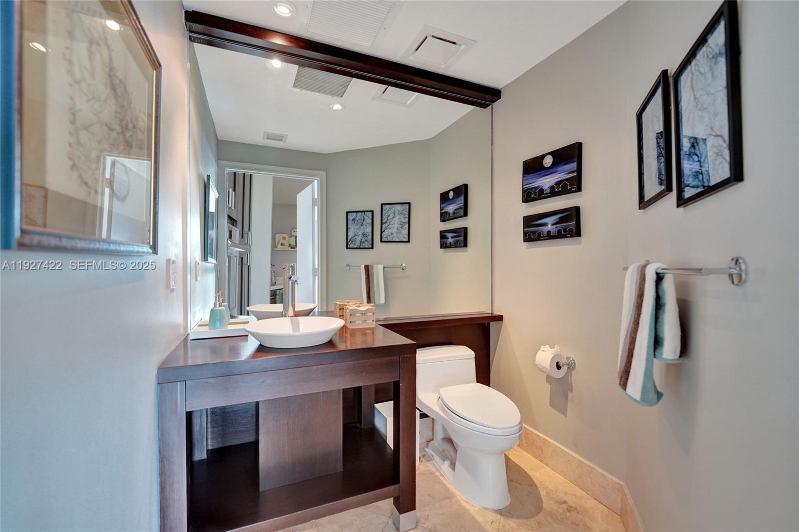 VENEZIA LAS OLAS CONDO - Residential