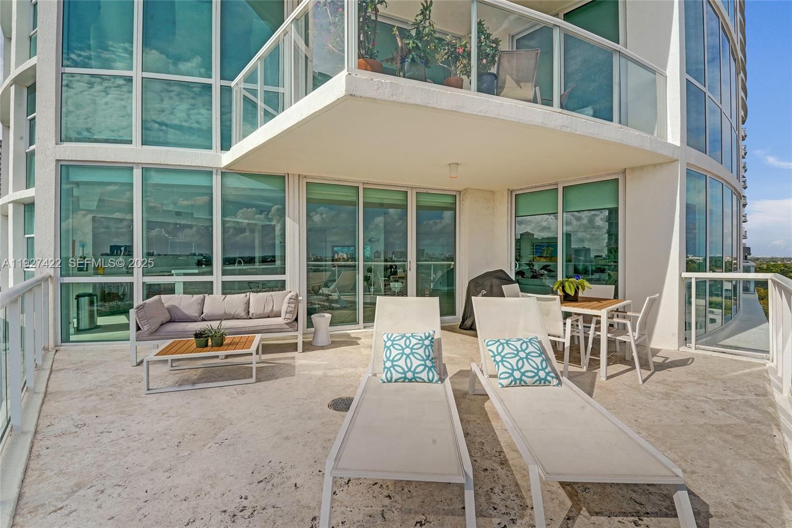 VENEZIA LAS OLAS CONDO - Residential