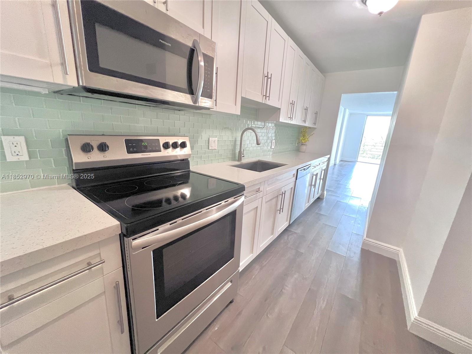 3660 NE 166th St 409