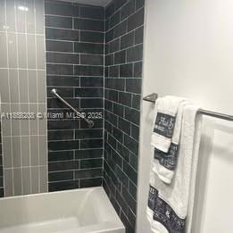 SOMERSET AT LAUDERDALE LA - Residential