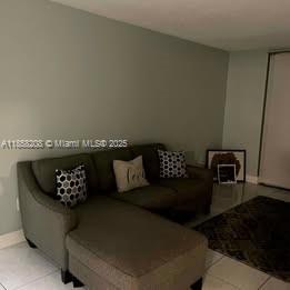 View photos, virtual tours, details... 2840 Somerset Dr 101M