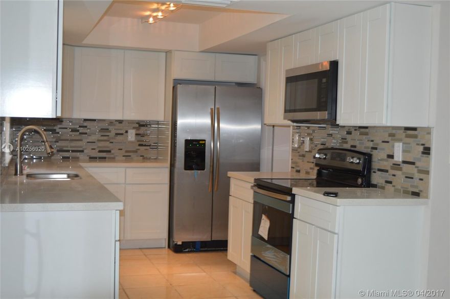 BEAUTIFUL CORNER SINGLE FAMILY HOME, GREAT AREA RECENTLY PAINTED NEW APPLIANCES, AND NEW KITCHEN, HURRY WONT LAST