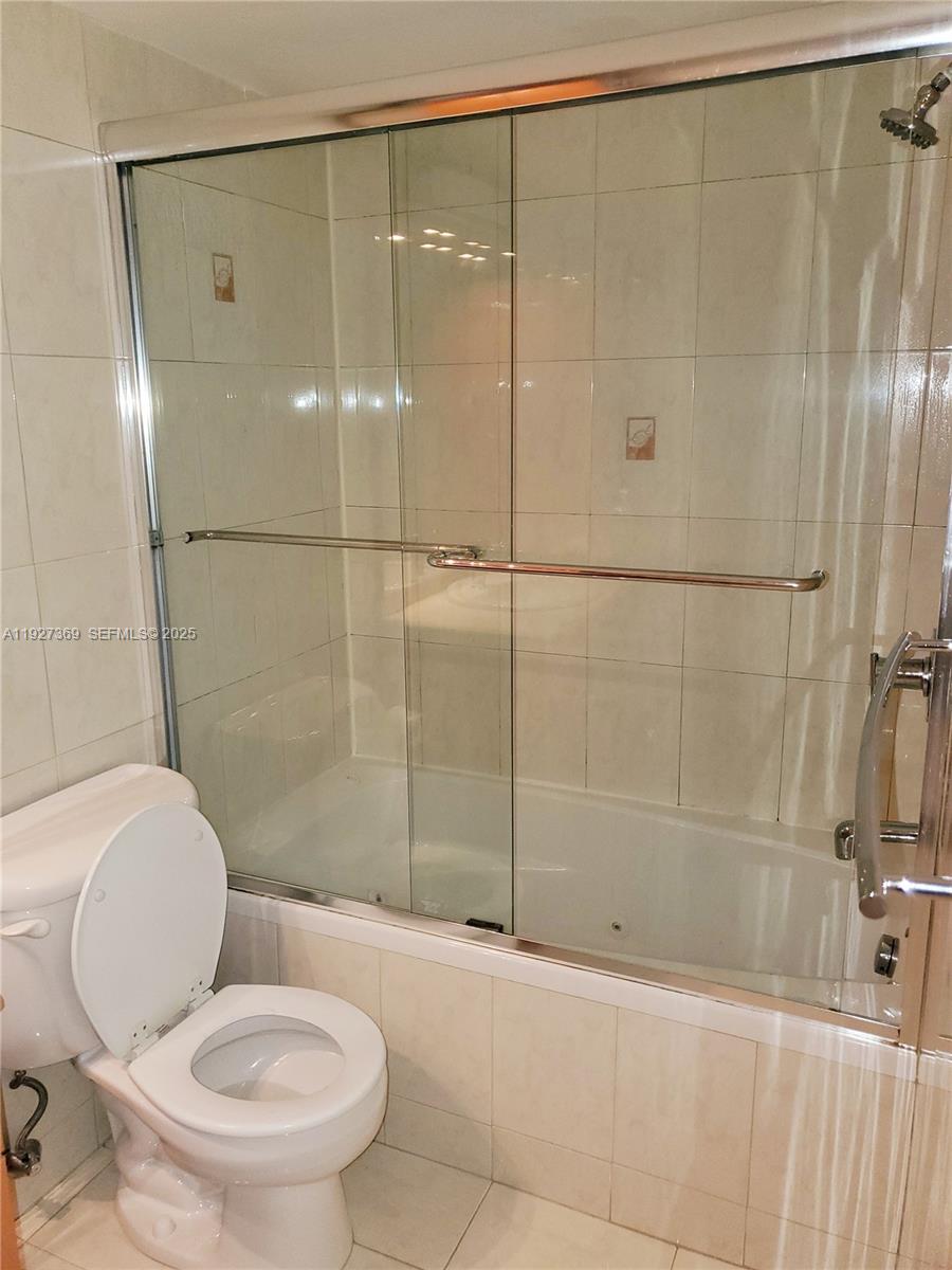 THE CLIPPER AT BISC COVE - Residential Lease