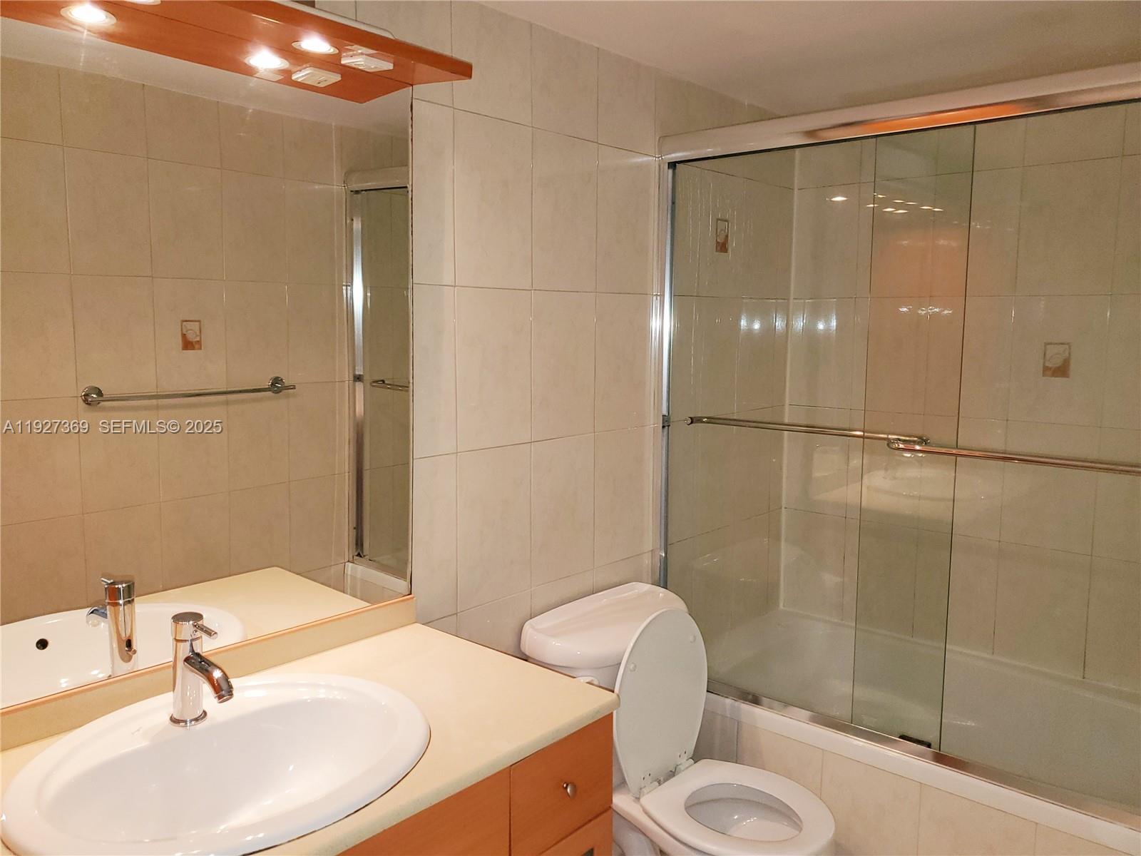 THE CLIPPER AT BISC COVE - Residential Lease