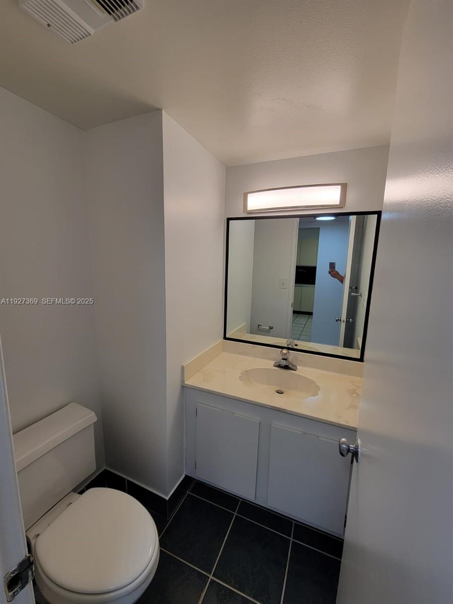 THE CLIPPER AT BISC COVE - Residential Lease