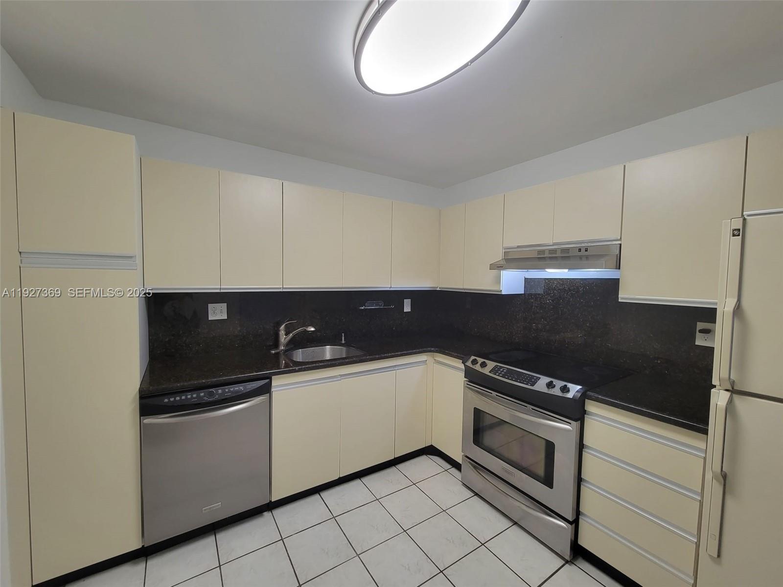 THE CLIPPER AT BISC COVE - Residential Lease