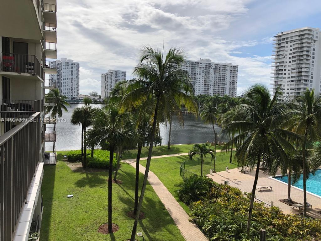 THE CLIPPER AT BISC COVE - Residential Lease