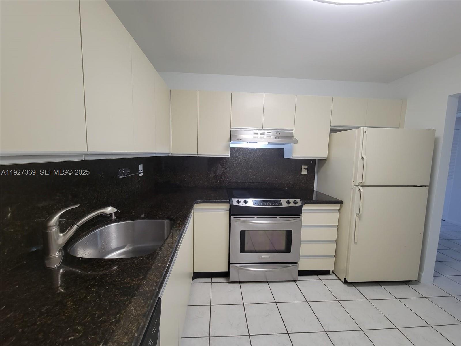 THE CLIPPER AT BISC COVE - Residential Lease