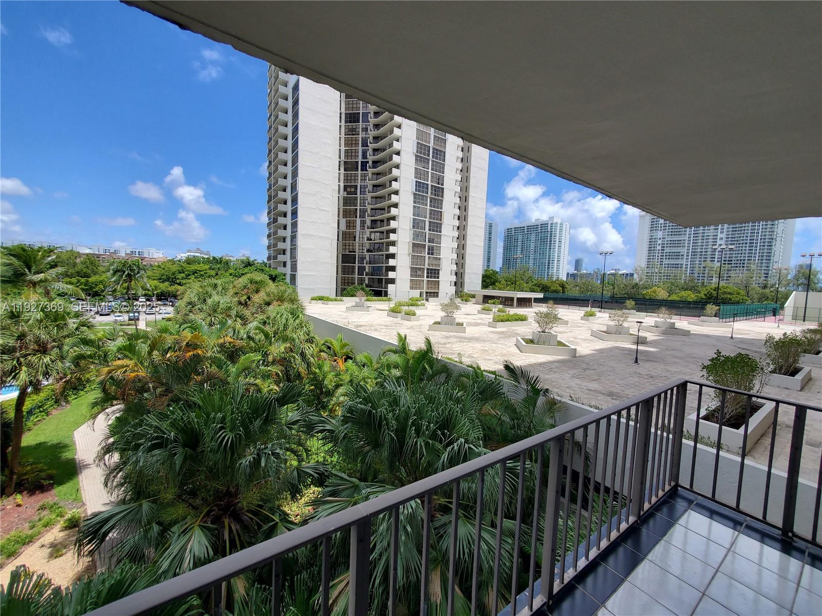 THE CLIPPER AT BISC COVE - Residential Lease