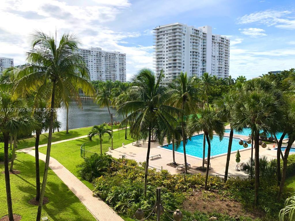 THE CLIPPER AT BISC COVE - Residential Lease