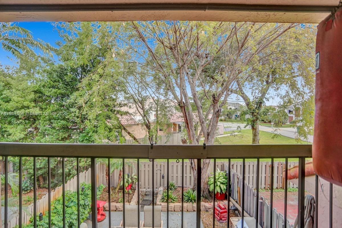 TOWNHOUSES OF THE CALIF C - Residential