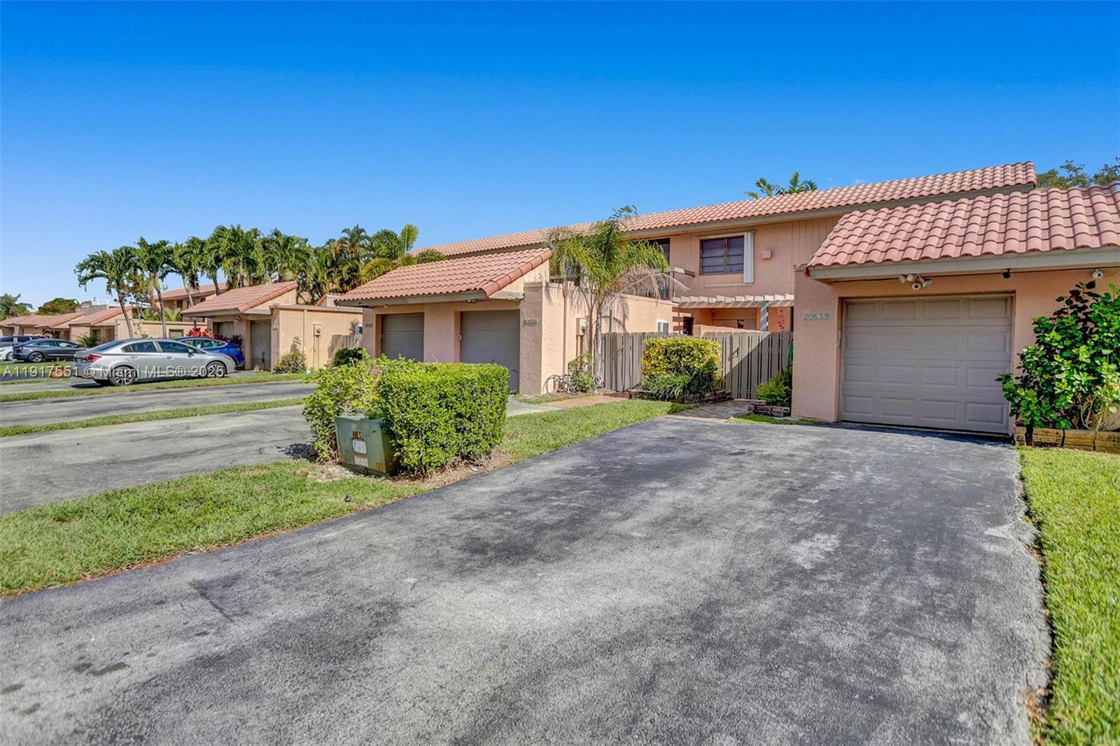 TOWNHOUSES OF THE CALIF C - Residential