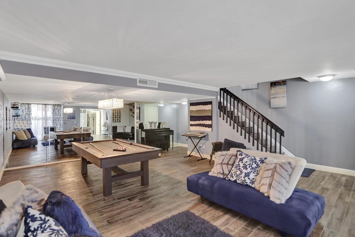 TOWNHOUSES OF THE CALIF C - Residential