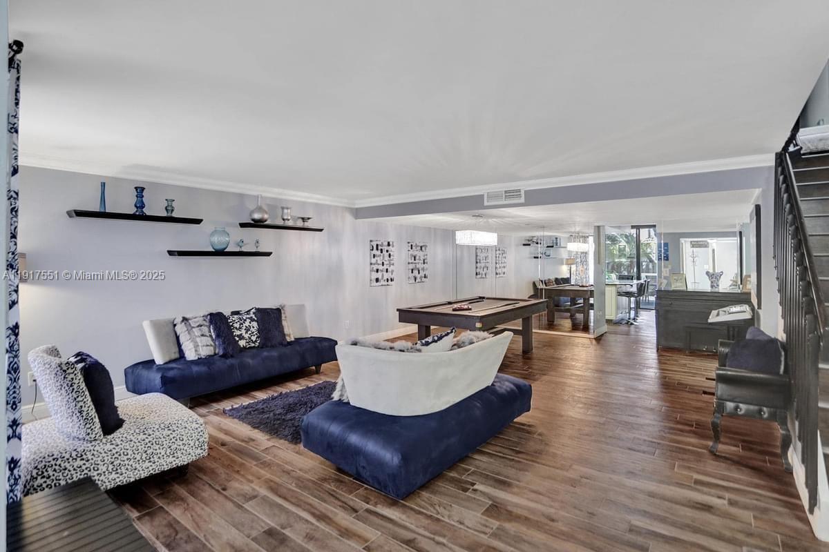 TOWNHOUSES OF THE CALIF C - Residential