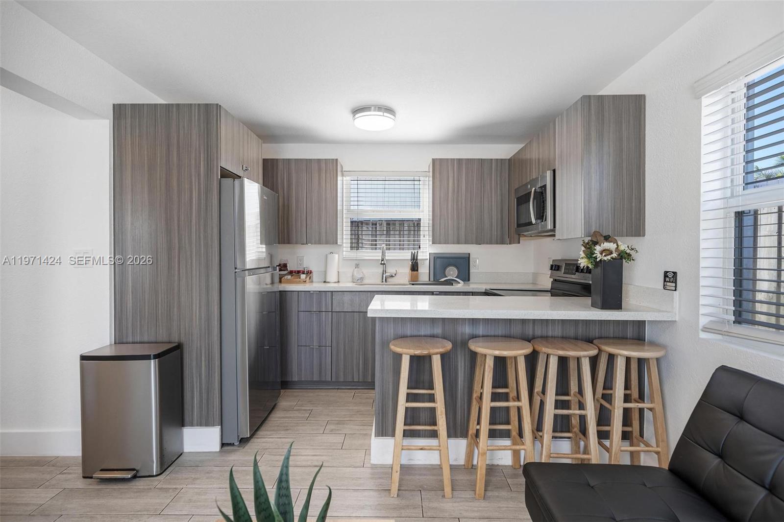 BISCAYNE SHORES CORR PLAT - Residential Income