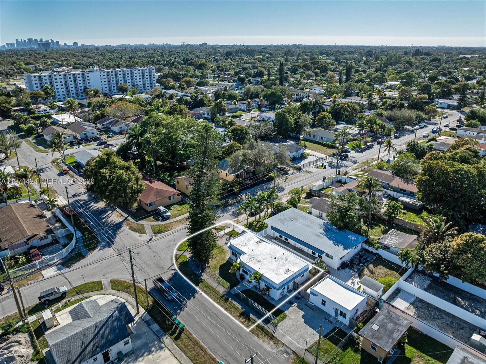 BISCAYNE SHORES CORR PLAT - Residential Income