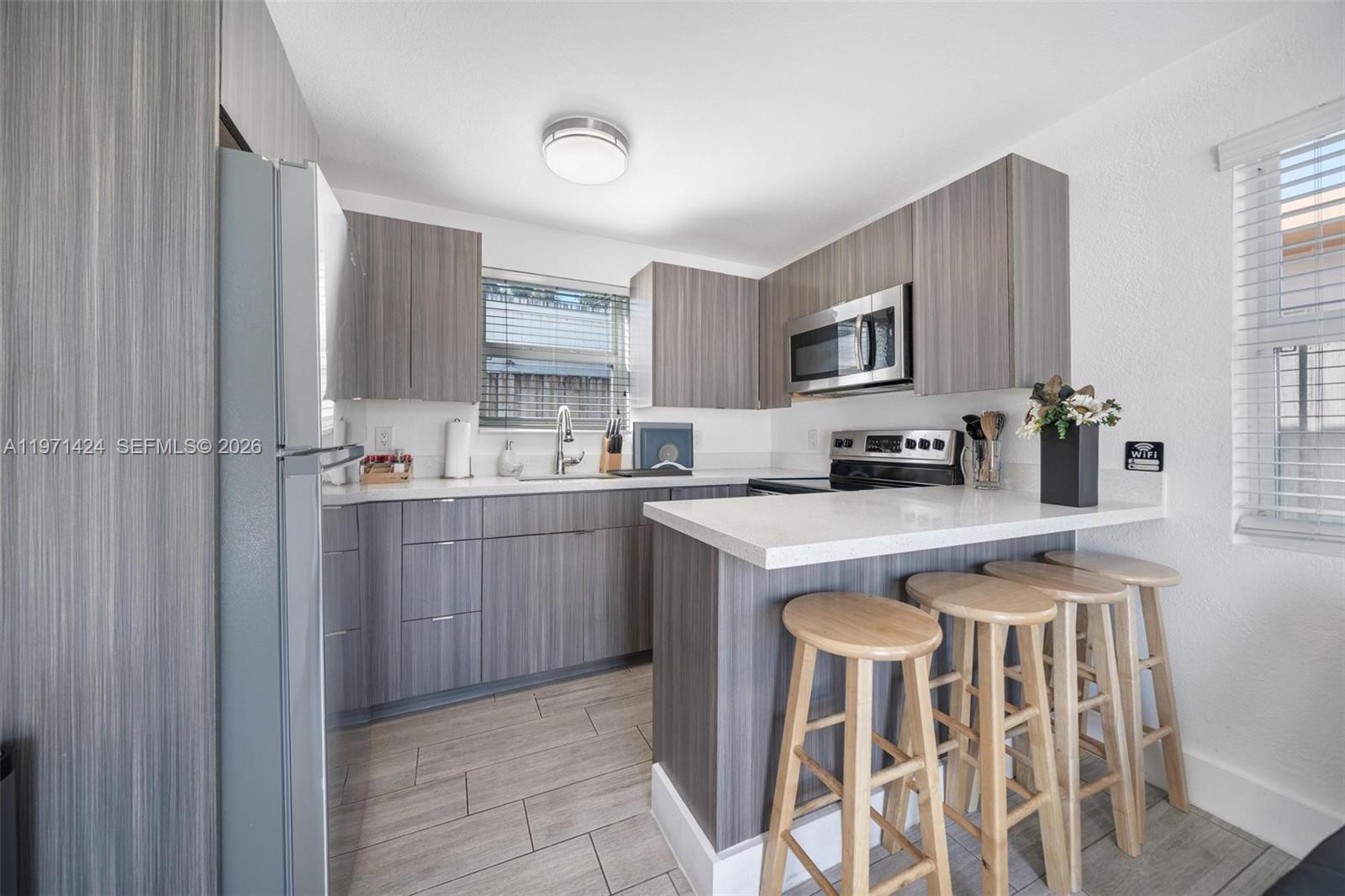 BISCAYNE SHORES CORR PLAT - Residential Income