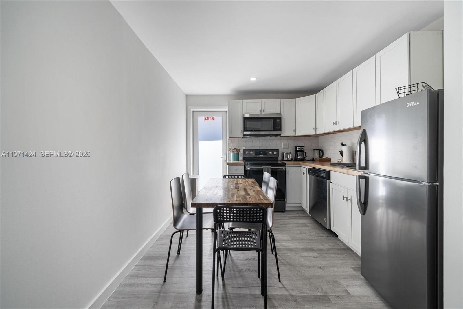 BISCAYNE SHORES CORR PLAT - Residential Income