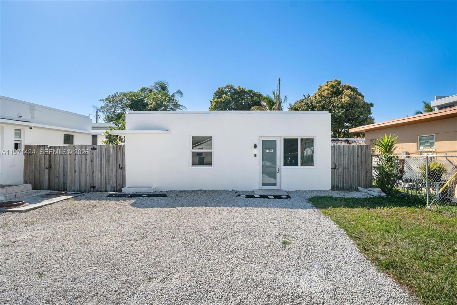 BISCAYNE SHORES CORR PLAT - Residential Income