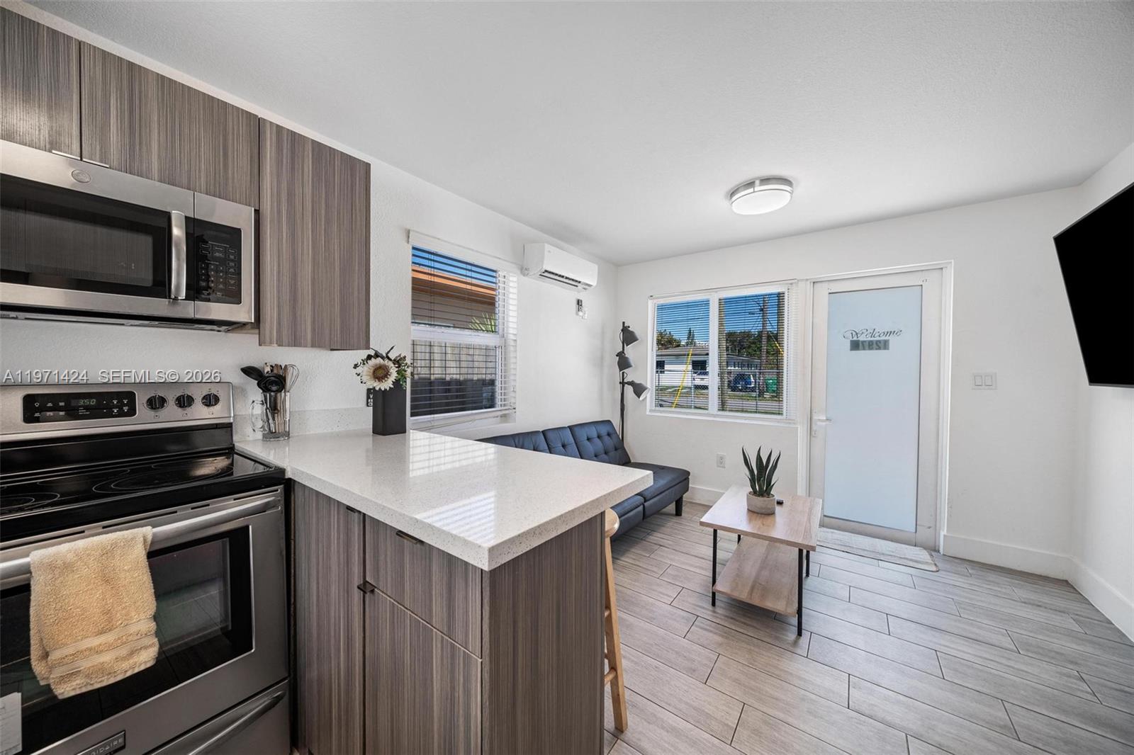 BISCAYNE SHORES CORR PLAT - Residential Income