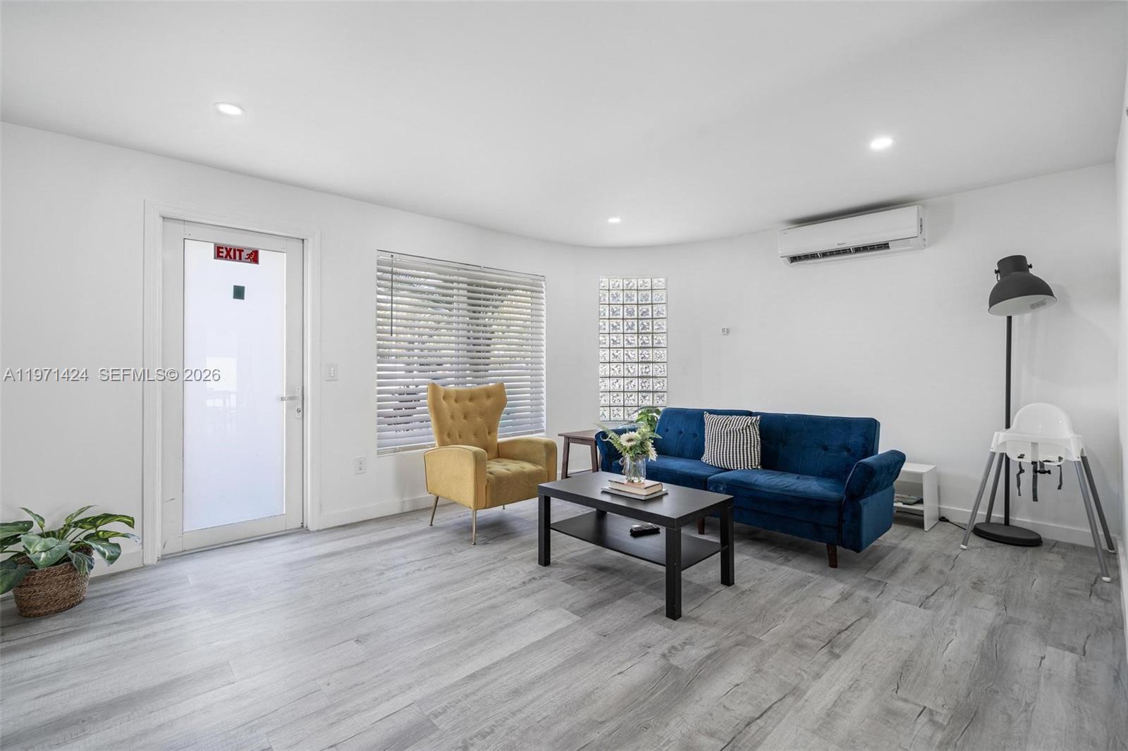 BISCAYNE SHORES CORR PLAT - Residential Income