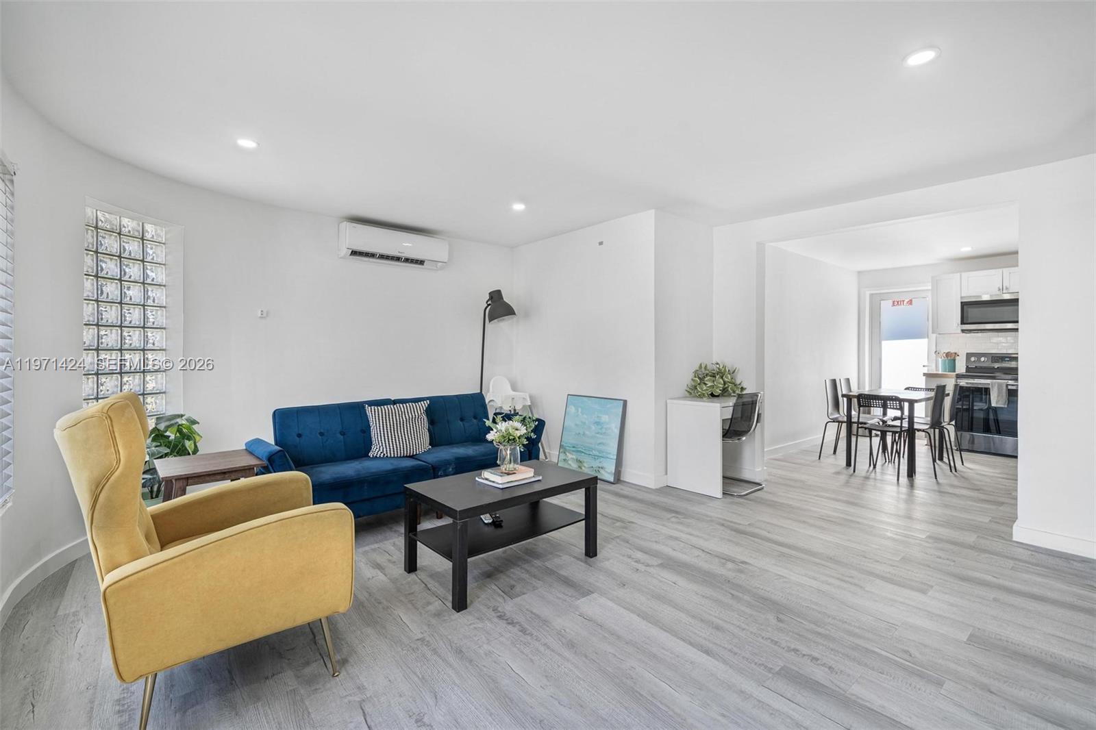 BISCAYNE SHORES CORR PLAT - Residential Income