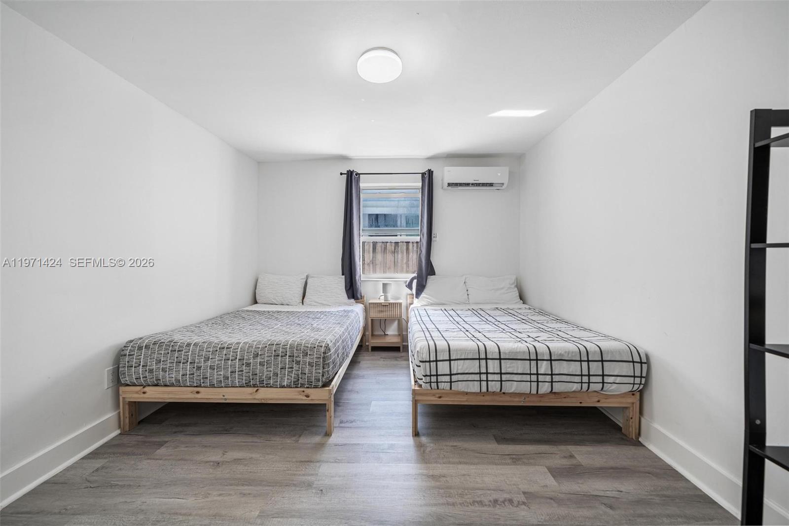 BISCAYNE SHORES CORR PLAT - Residential Income