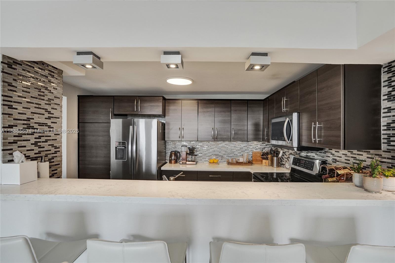 10000 PLAZA CONDO-SOUTH T - Residential