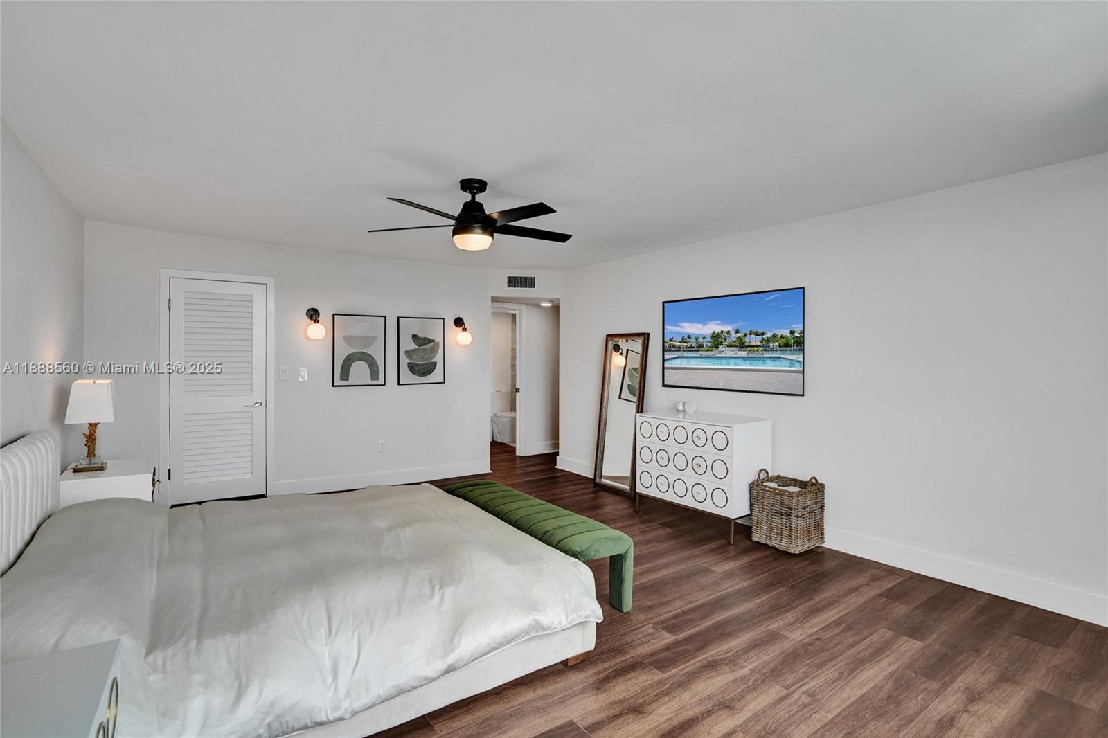 10000 PLAZA CONDO-SOUTH T - Residential
