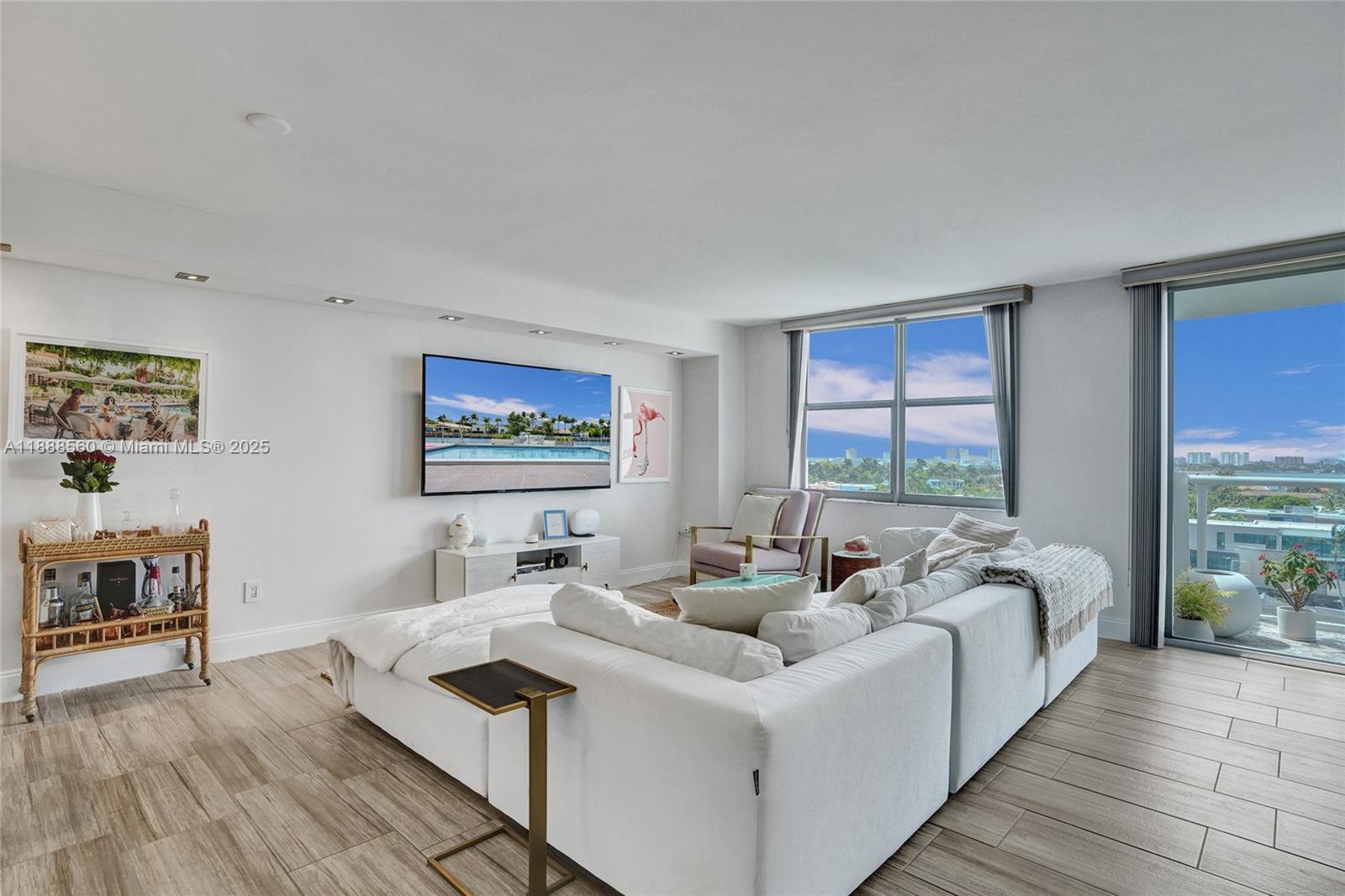 10000 PLAZA CONDO-SOUTH T - Residential