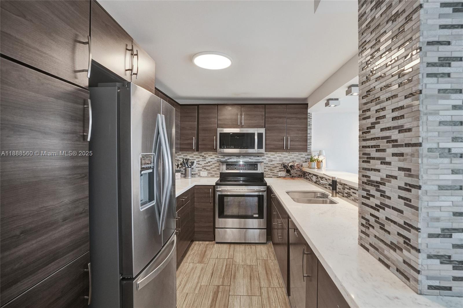 10000 PLAZA CONDO-SOUTH T - Residential