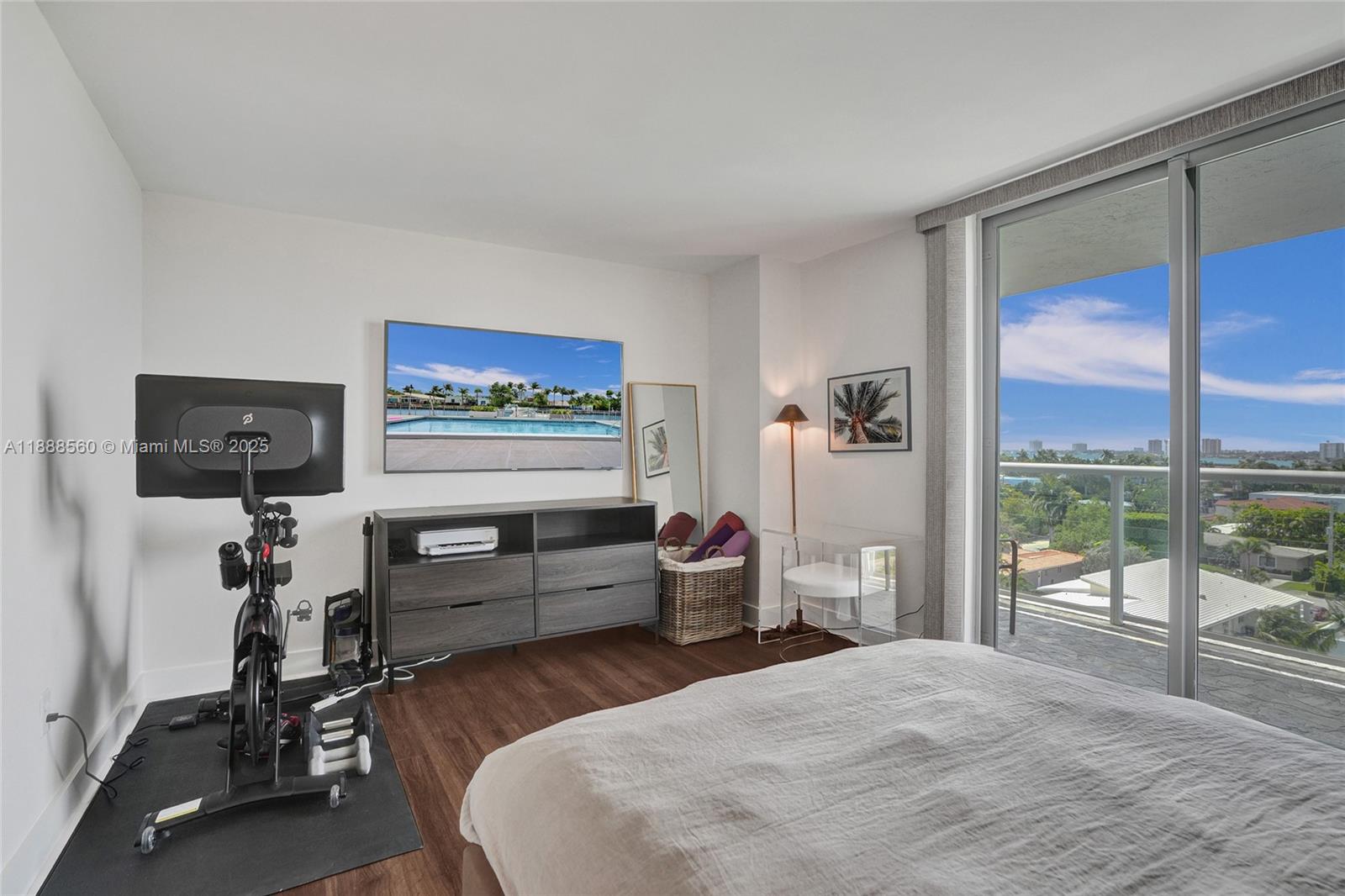 10000 PLAZA CONDO-SOUTH T - Residential