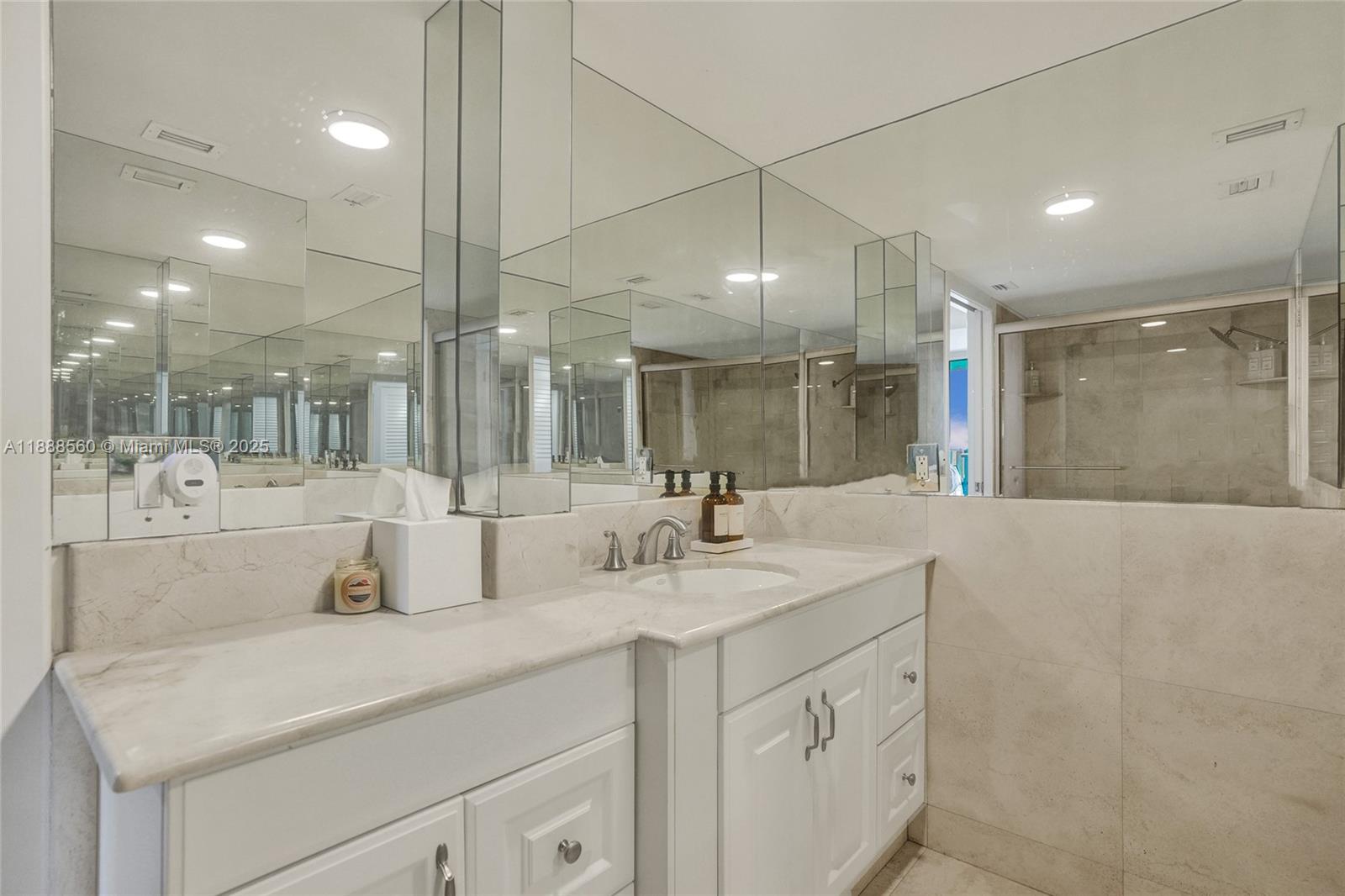 10000 PLAZA CONDO-SOUTH T - Residential