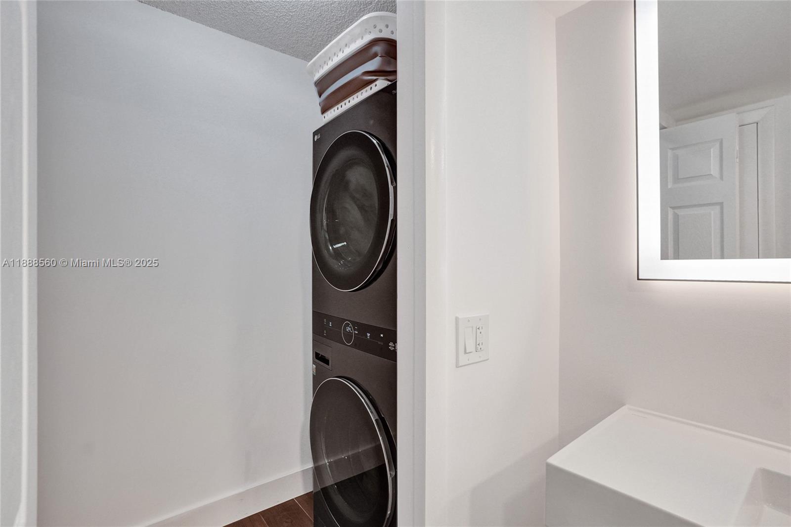 10000 PLAZA CONDO-SOUTH T - Residential