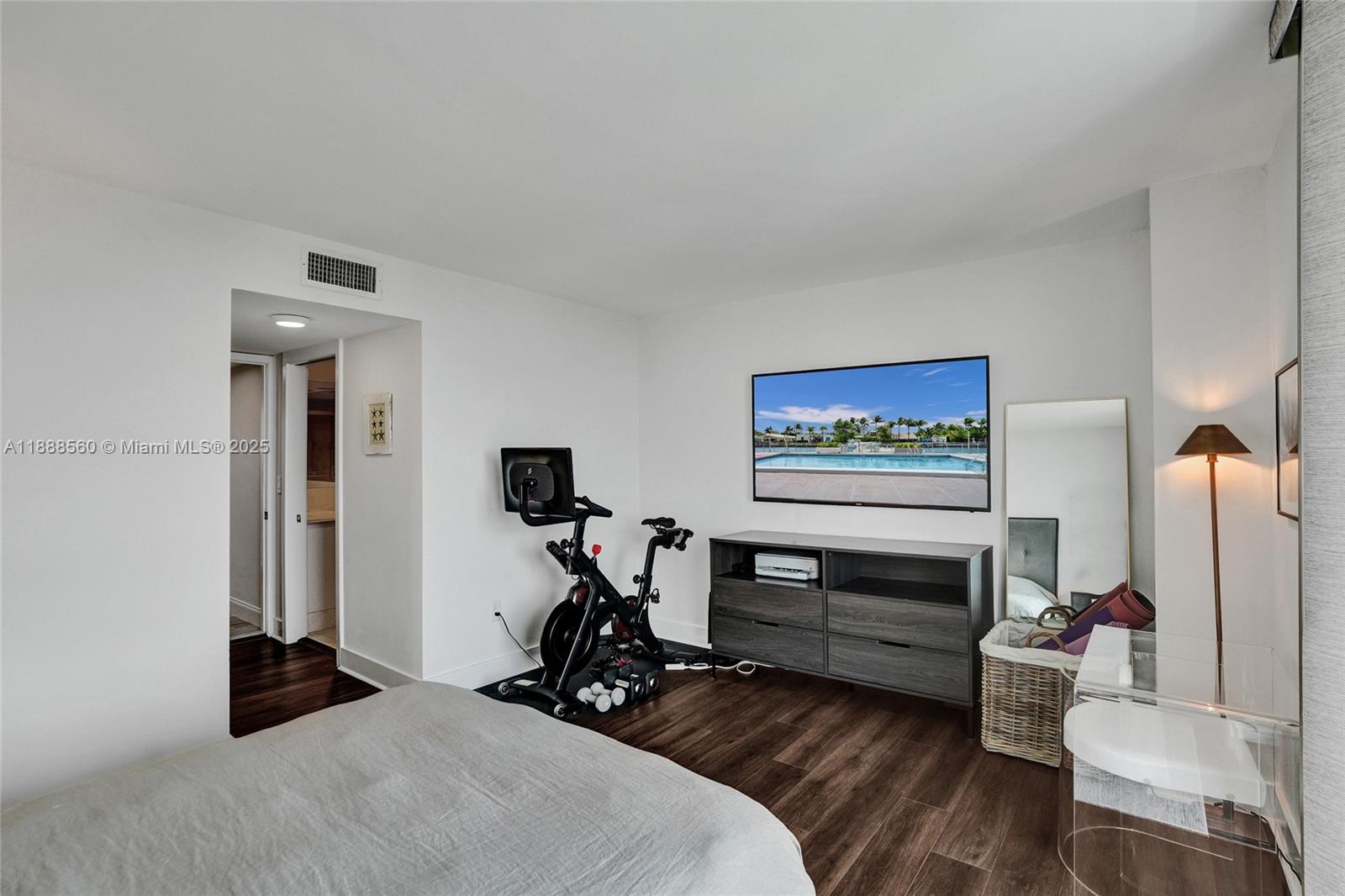 10000 PLAZA CONDO-SOUTH T - Residential
