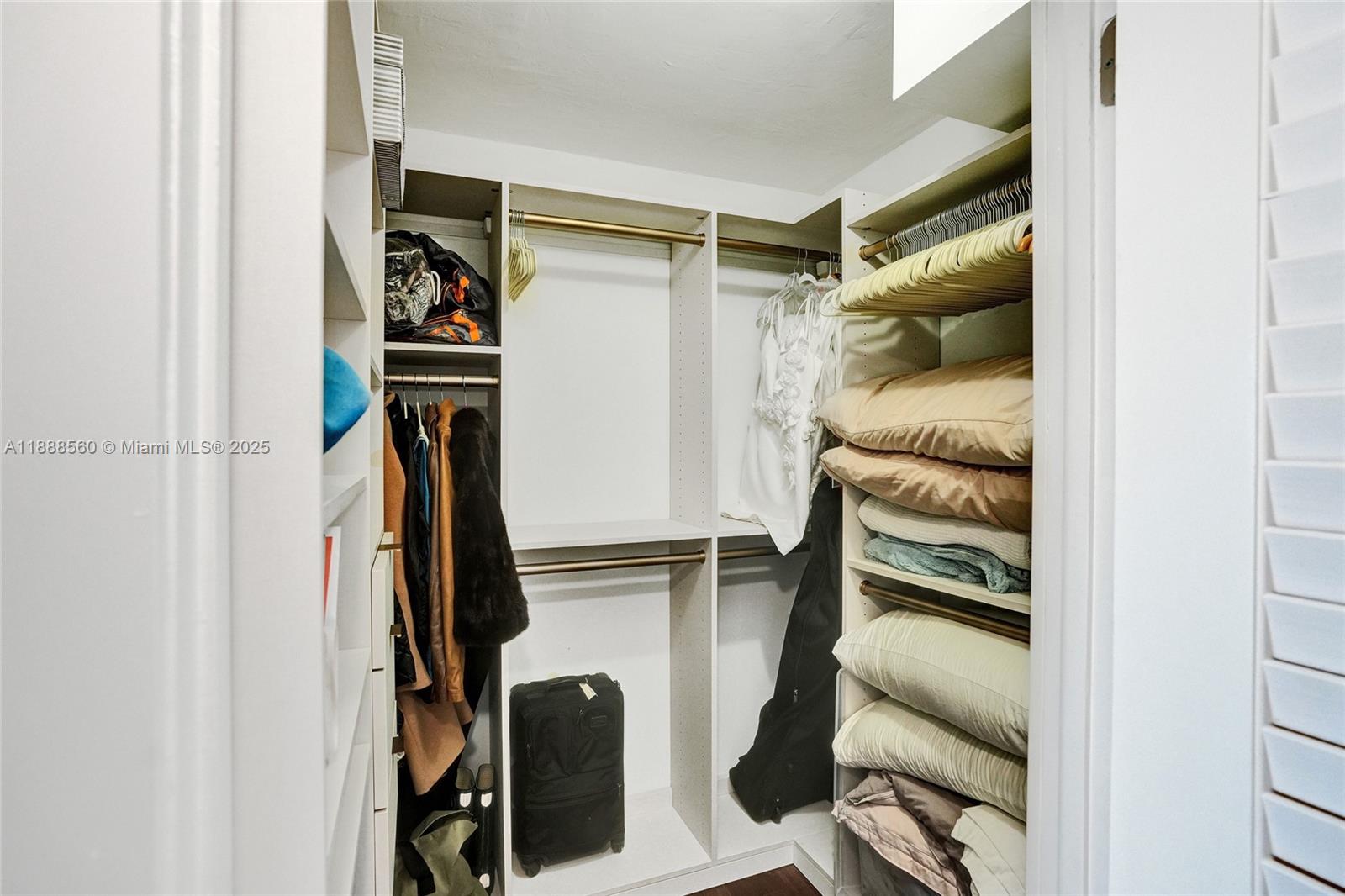 10000 PLAZA CONDO-SOUTH T - Residential
