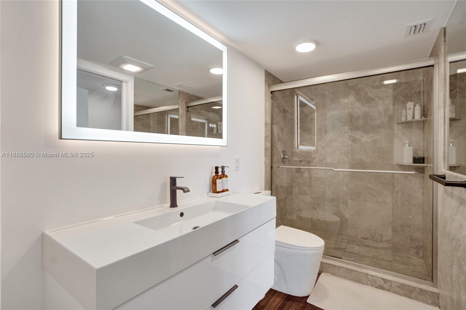 10000 PLAZA CONDO-SOUTH T - Residential