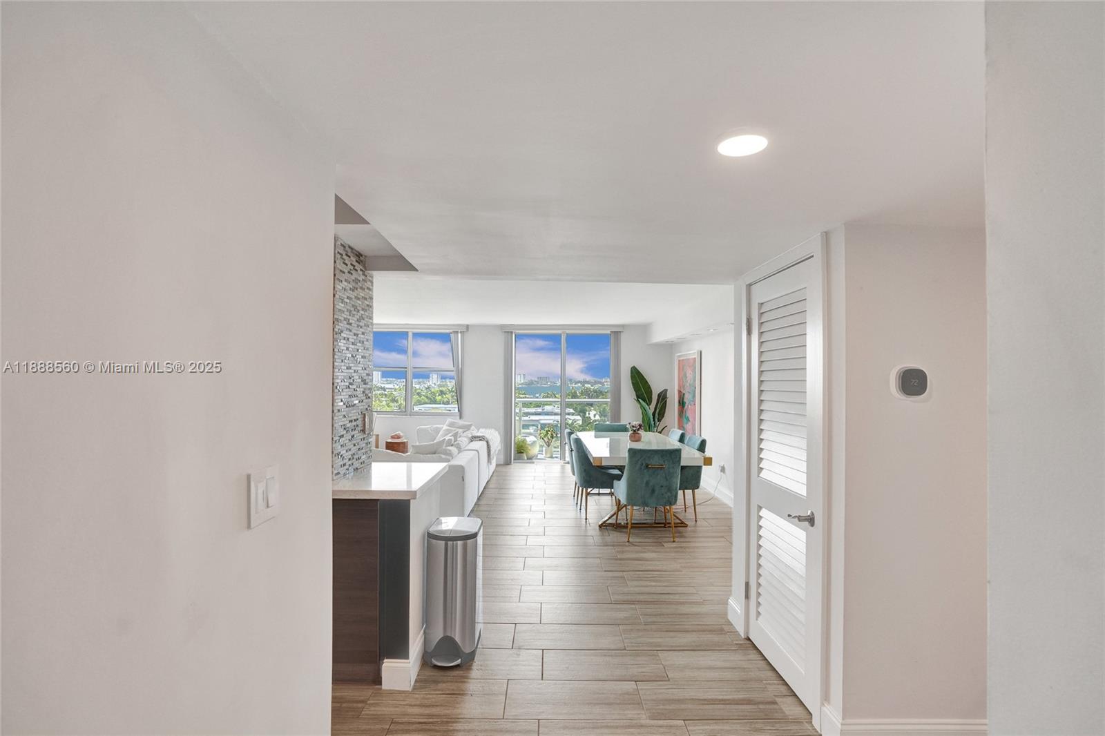 10000 PLAZA CONDO-SOUTH T - Residential
