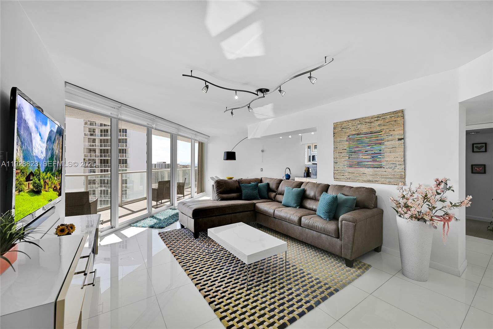 16445 Collins Ave 2228