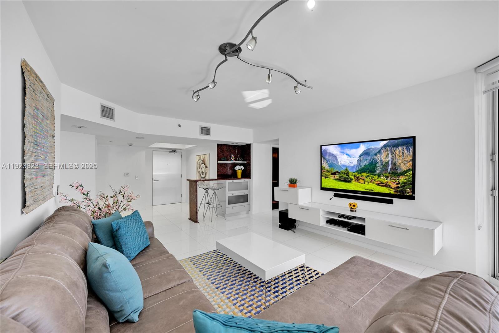 16445 Collins Ave 2228