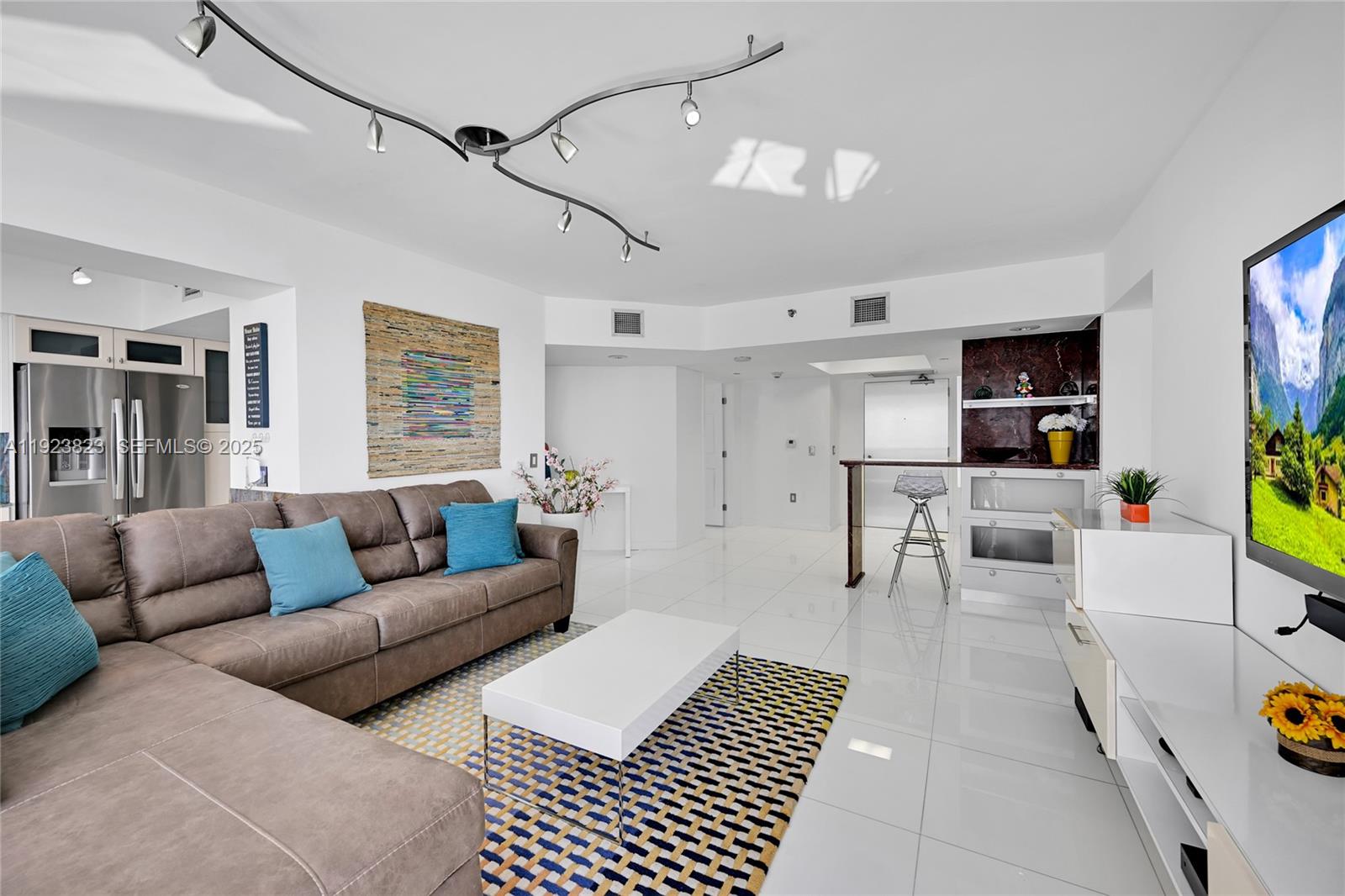 16445 Collins Ave 2228