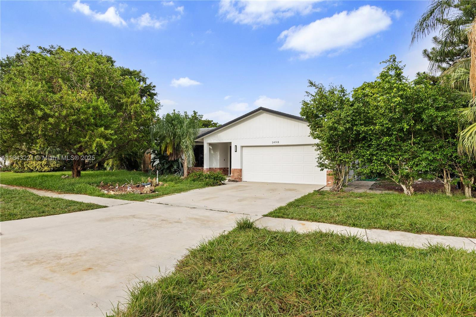 1498 SW 28th Ave, Deerfield Beach, FL, 33442/$660,000 2 1498 SW 28th Ave