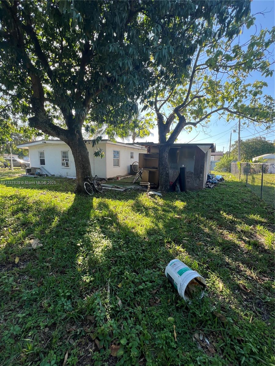 16221 E Bunche Park Dr