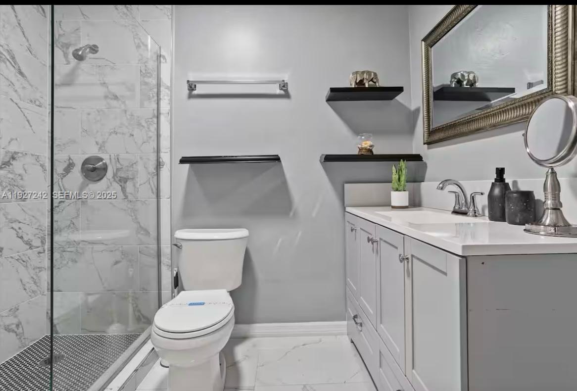 LAUDERDALE - Residential Lease