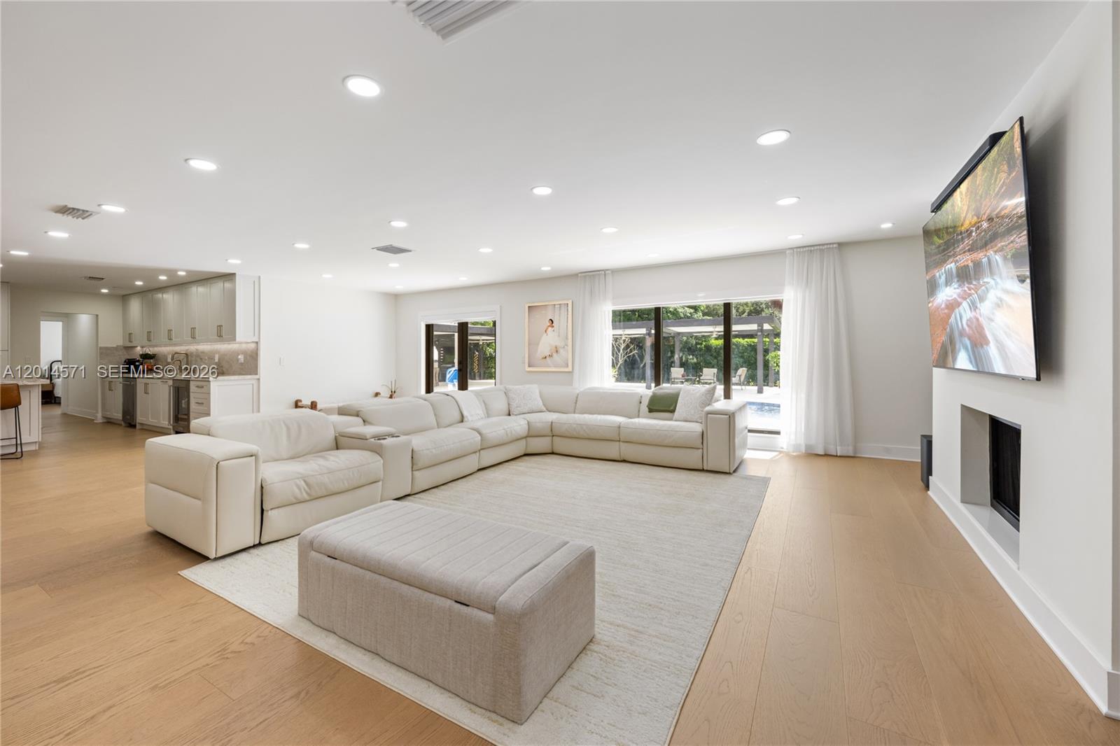 IVANHOE ESTATES - Residential