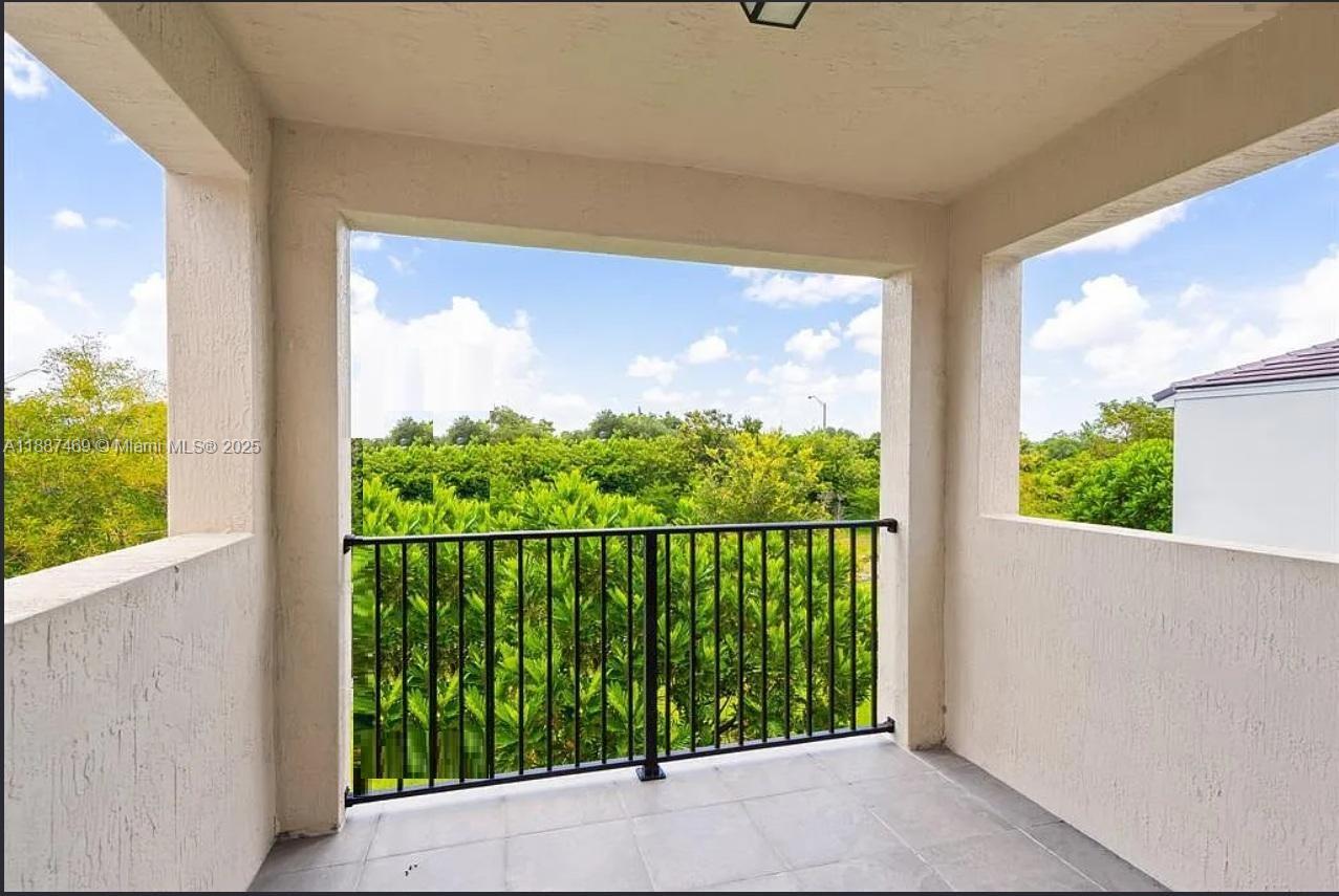 RESIDENCES AT PALM AIRE - Residential