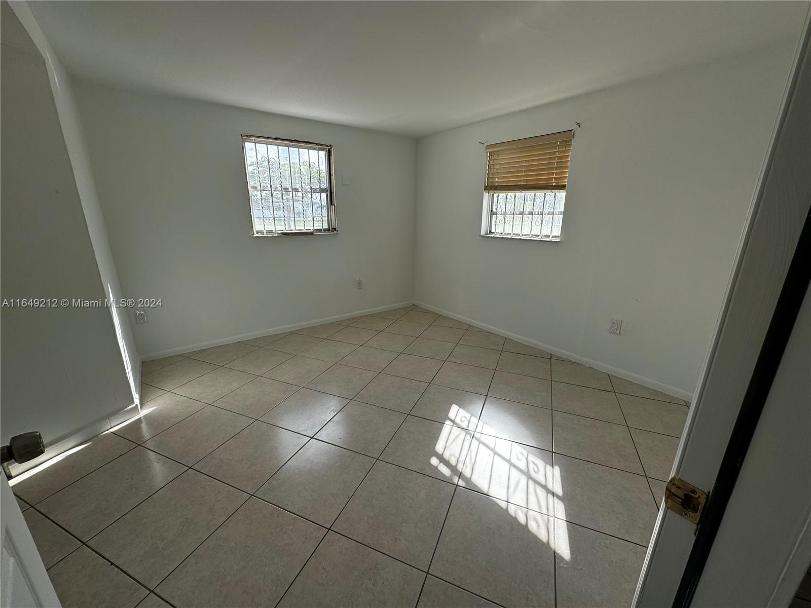 CAROL CITY CORR PL OF - Residential