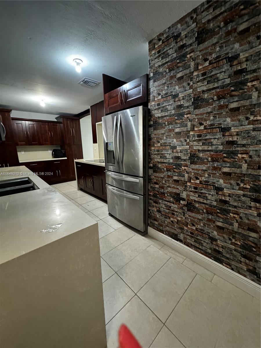 CAROL CITY CORR PL OF - Residential