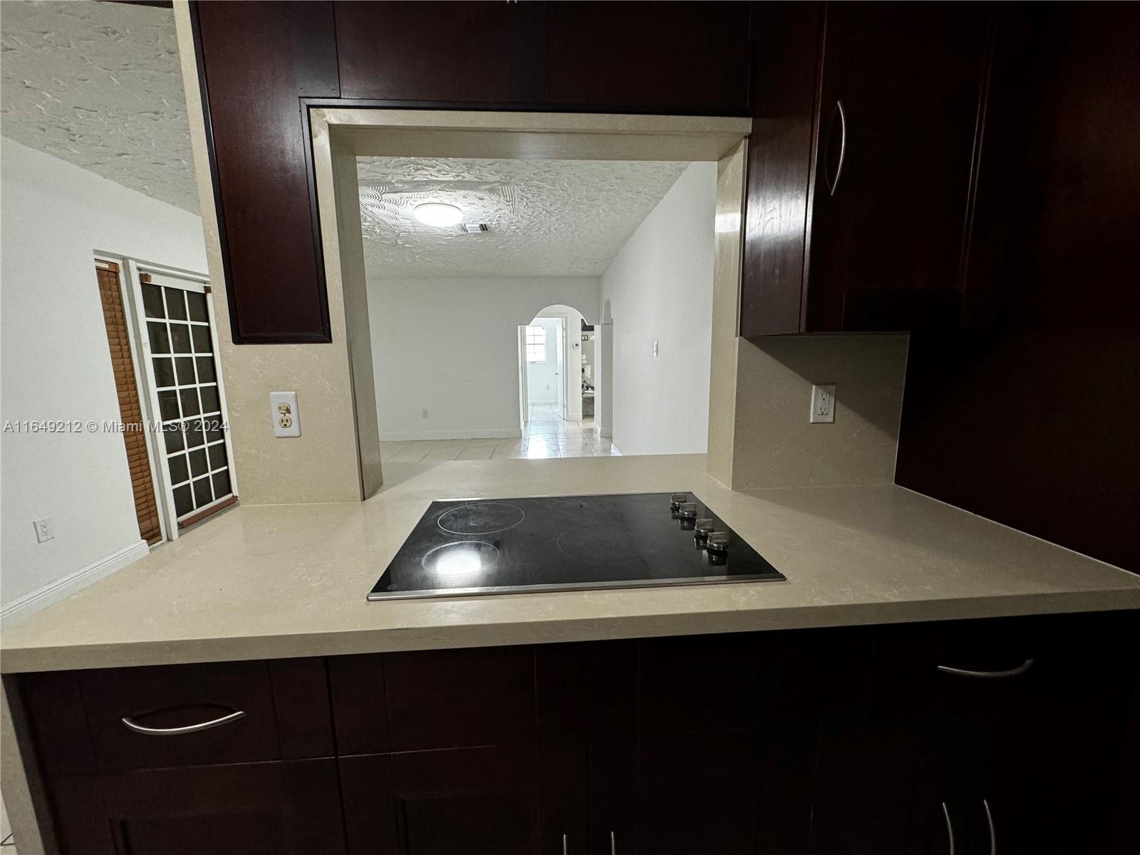 CAROL CITY CORR PL OF - Residential