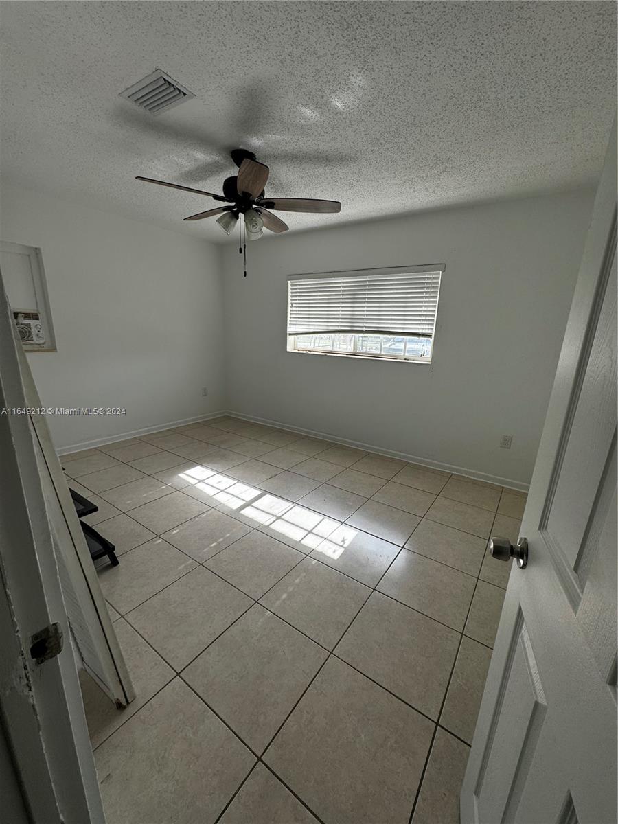 CAROL CITY CORR PL OF - Residential
